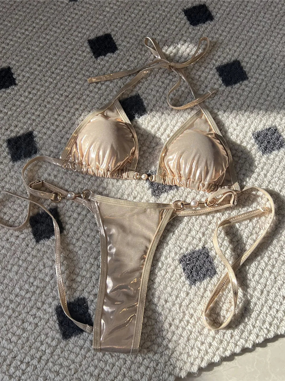 Murta Strappy Cut-Out