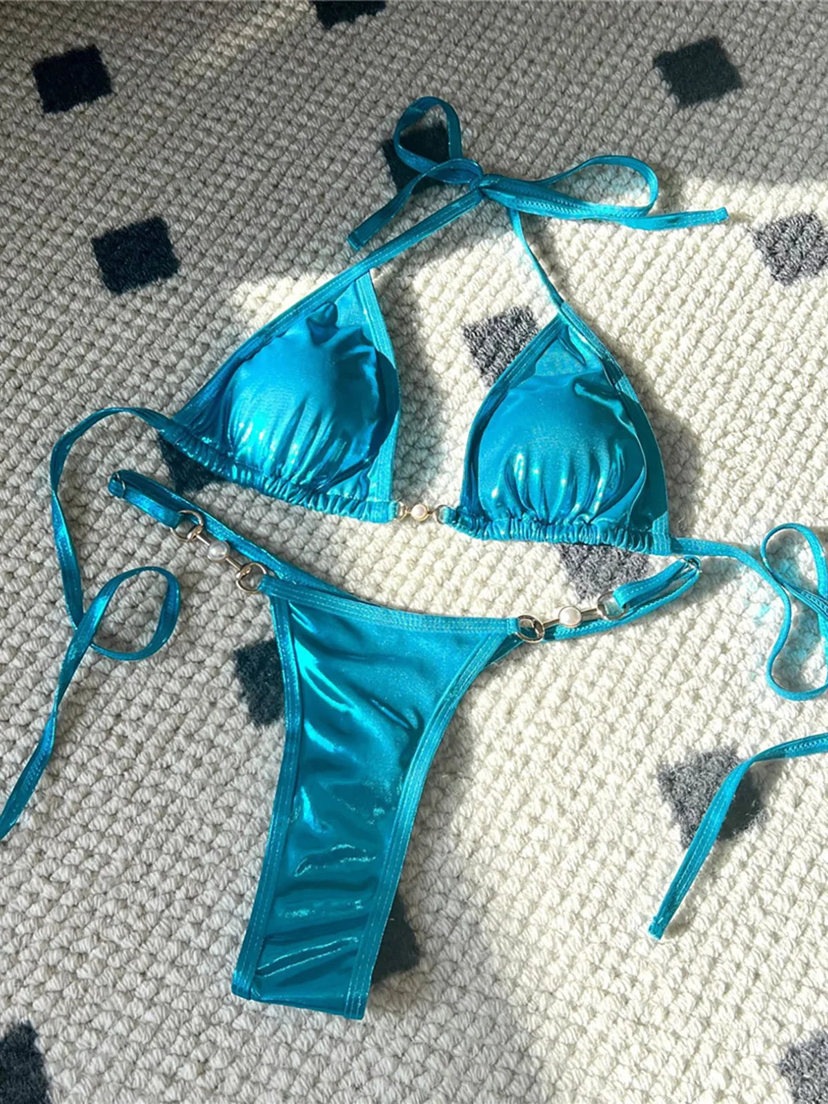 Murta Strappy Cut-Out